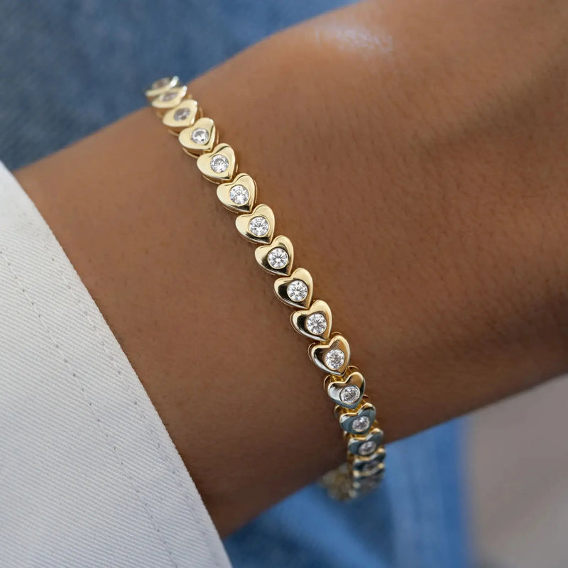 Pulseira Dourada Cravejada Love